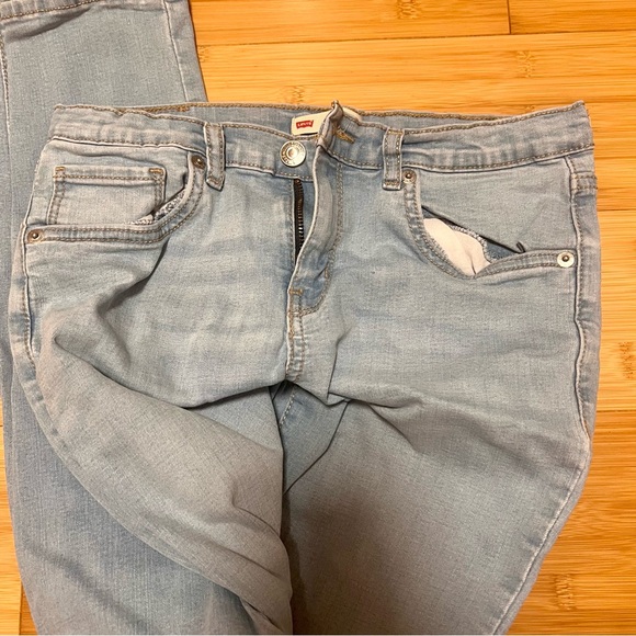 Levi Skinny Jeans Size 711 Skinny - Picture 2 of 5